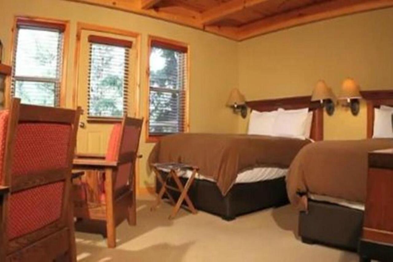 Buffalo Mountain Lodge Banff Exterior photo