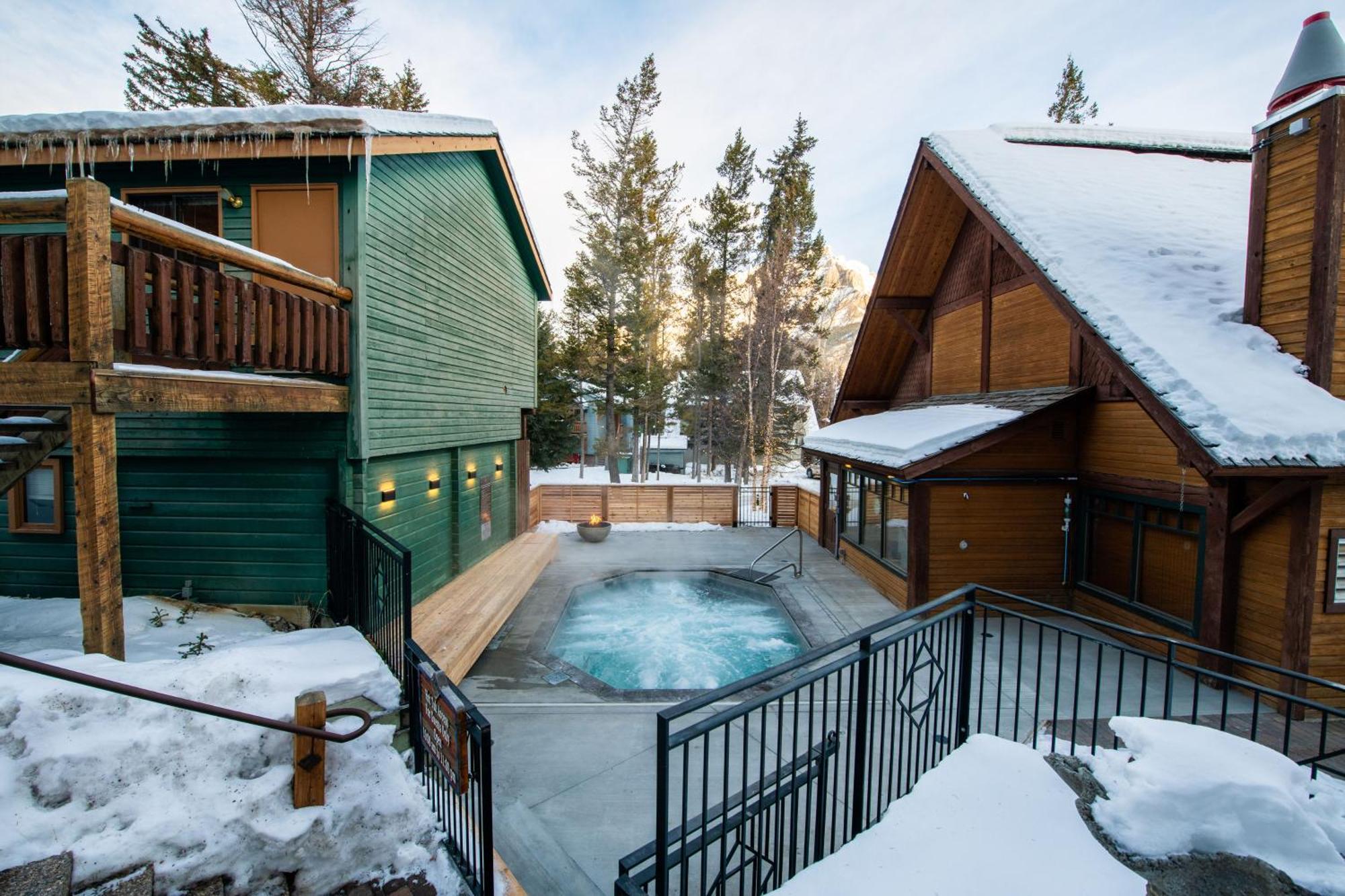 Buffalo Mountain Lodge Banff Exterior photo